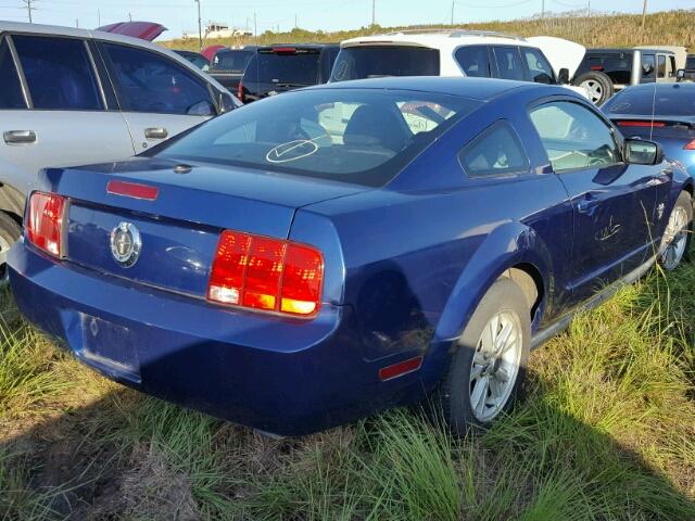 1ZVHT80N595103593 - 2009 FORD MUSTANG BLUE photo 4