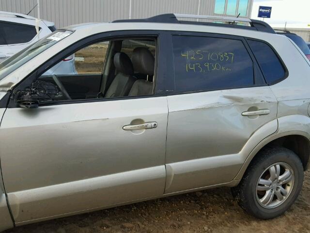 KM8JM72D96U335174 - 2006 HYUNDAI TUCSON GL GOLD photo 9