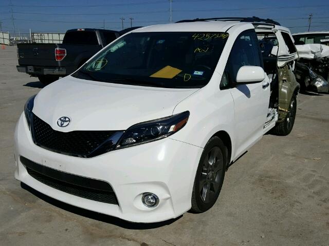 5TDXK3DC0GS746745 - 2016 TOYOTA SIENNA SE WHITE photo 2