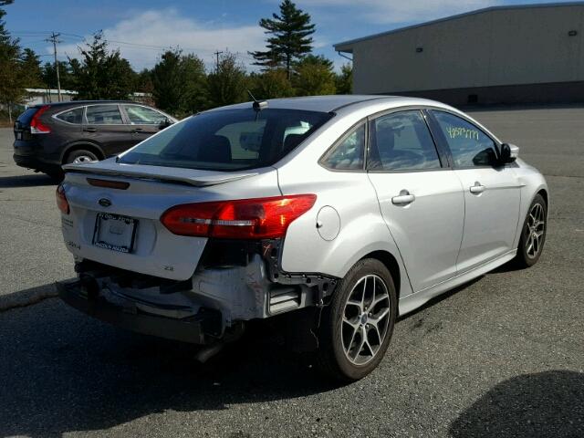 1FADP3F28GL278991 - 2016 FORD FOCUS SE SILVER photo 4