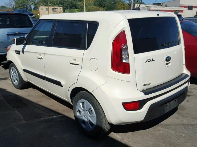 KNDJT2A54D7771642 - 2013 KIA SOUL WHITE photo 3