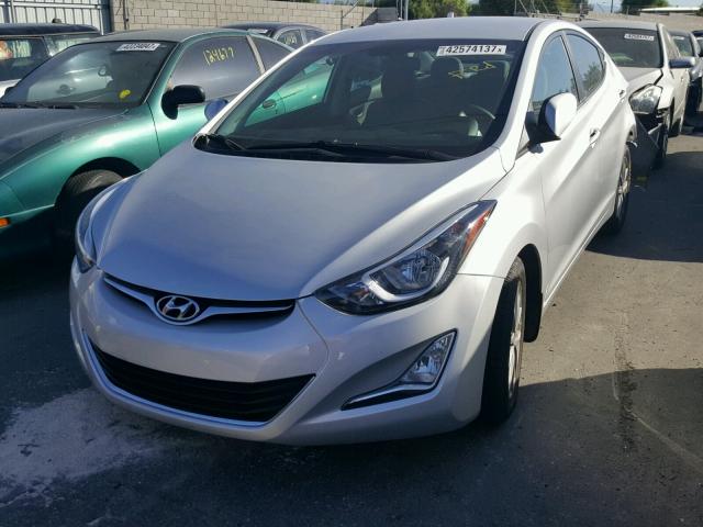 5NPDH4AE4GH720765 - 2016 HYUNDAI ELANTRA SE SILVER photo 2