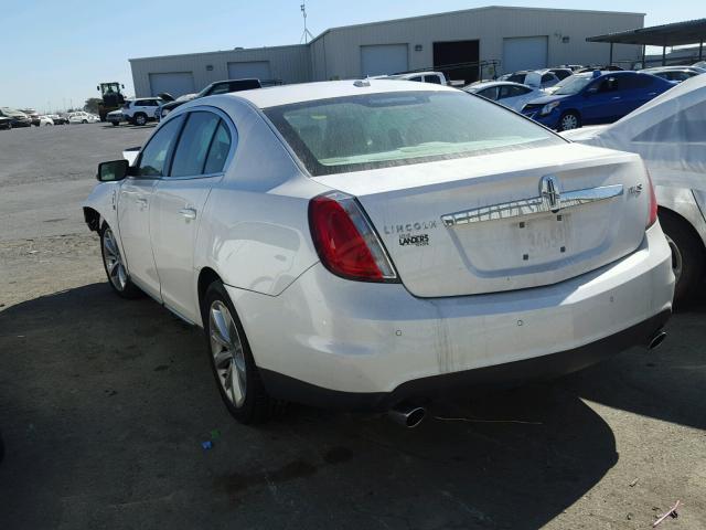 1LNHL9DR4BG606107 - 2011 LINCOLN MKS WHITE photo 3