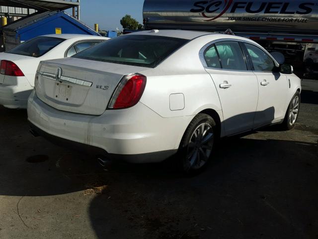 1LNHL9DR4BG606107 - 2011 LINCOLN MKS WHITE photo 4