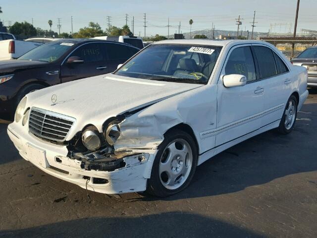 WDBJF70J31B294096 - 2001 MERCEDES-BENZ E 430 WHITE photo 2