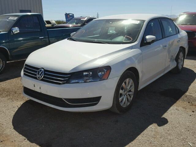 1VWAT7A31EC084734 - 2014 VOLKSWAGEN PASSAT S თეთრი ფოტო 2