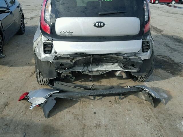 KNDJN2A23F7792212 - 2015 KIA SOUL SILVER photo 9