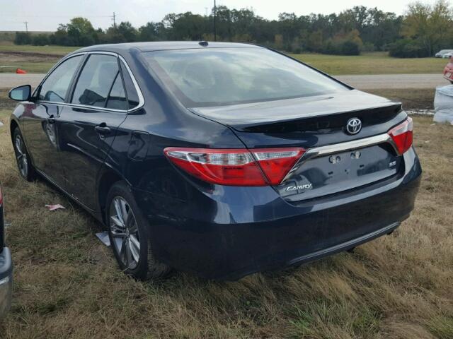 4T1BF1FK3HU770909 - 2017 TOYOTA CAMRY LE შავი ფოტო 3