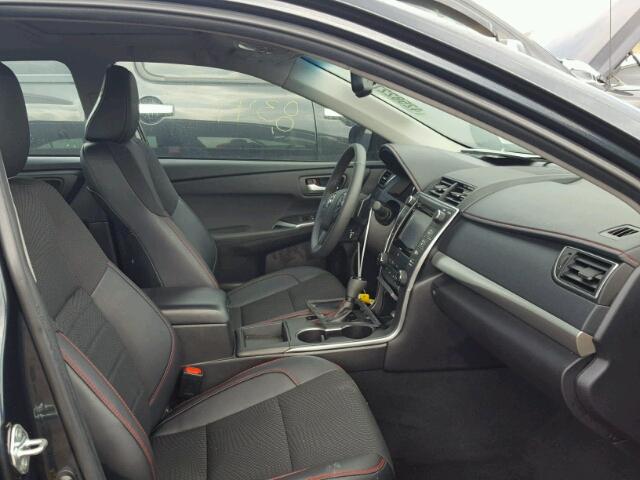 4T1BF1FK3HU770909 - 2017 TOYOTA CAMRY LE შავი ფოტო 5