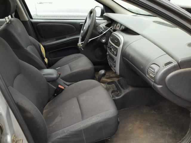 1B3ES56C25D158744 - 2005 DODGE NEON SILVER photo 5