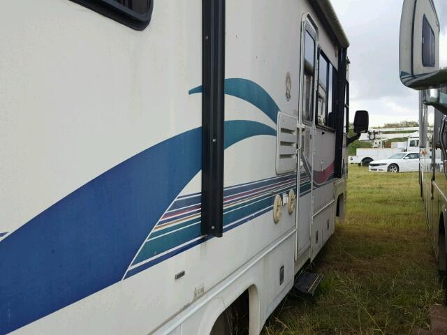 1GBKP37NXV3307855 - 1997 ALLG MOTORHOME WHITE photo 4