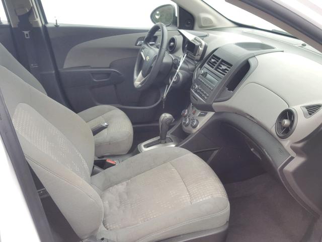 1G1JA5SHXD4132322 - 2013 CHEVROLET SONIC LS 白色 照片 5