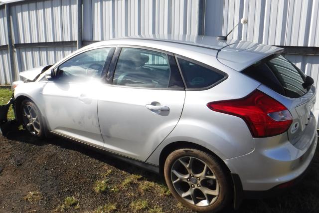 1FADP3K26EL271606 - 2014 FORD FOCUS SILVER photo 3