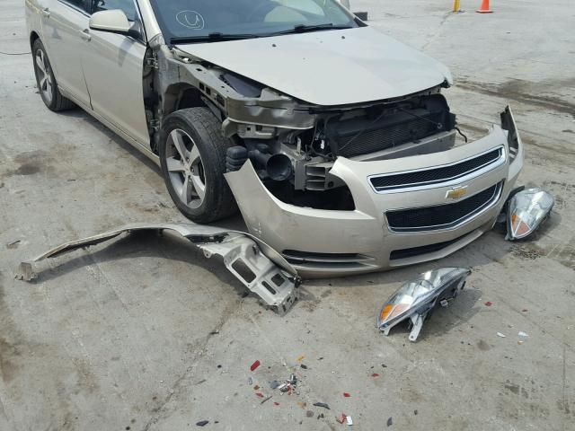 1G1ZC5E11BF214579 - 2011 CHEVROLET MALIBU 1LT ოქროსფერი ფოტო 9