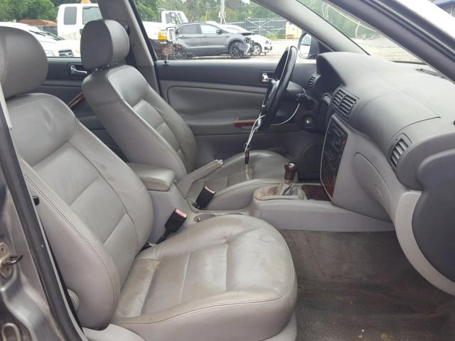 WVWRH63B94P244677 - 2004 VOLKSWAGEN PASSAT GLX SILVER photo 5