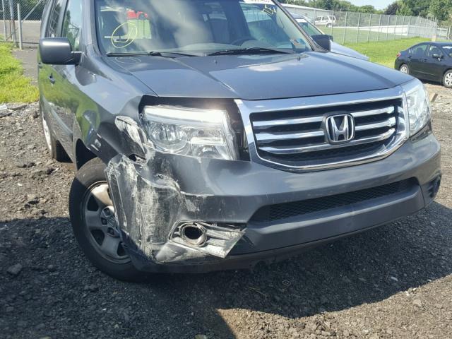 5FNYF4H27CB013395 - 2012 HONDA PILOT LX SILVER photo 9