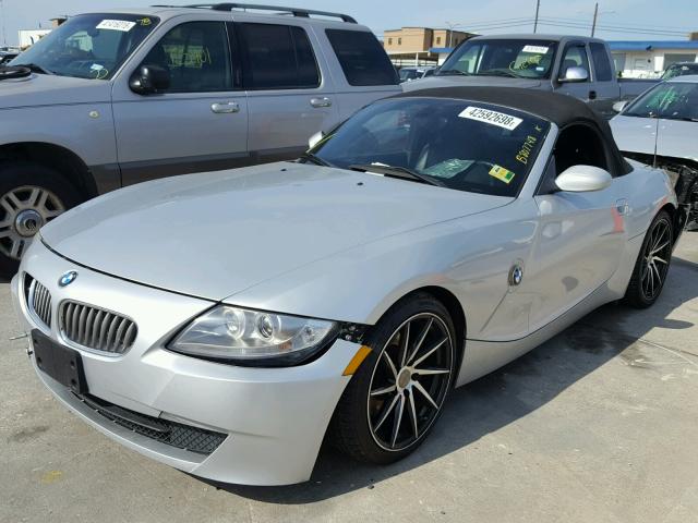 4USBU53527LW92718 - 2007 BMW Z4 3.0SI SILVER photo 2