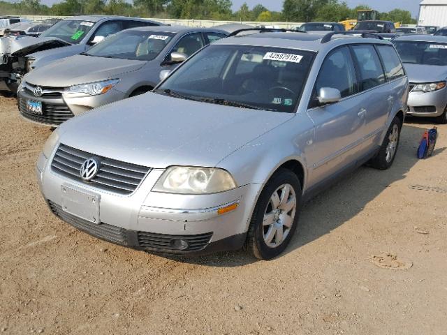 WVWYH63B21E259606 - 2001 VOLKSWAGEN PASSAT GLX SILVER photo 2