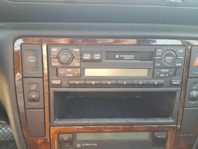 WVWYH63B21E259606 - 2001 VOLKSWAGEN PASSAT GLX SILVER photo 9
