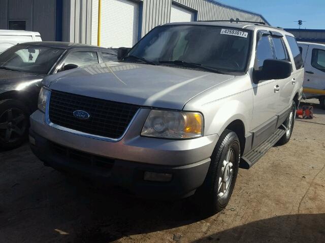 1FMPU16L34LB03987 - 2004 FORD EXPEDITION SILVER photo 2