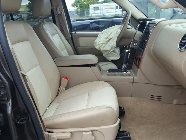 1FMEU74E87UB57959 - 2007 FORD EXPLORER E BROWN photo 5