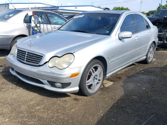 WDBRF65J62F200373 - 2002 MERCEDES-BENZ C 32 AMG K SILVER photo 2