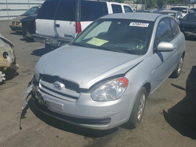 KMHCM3AC1BU194816 - 2011 HYUNDAI ACCENT SILVER photo 2