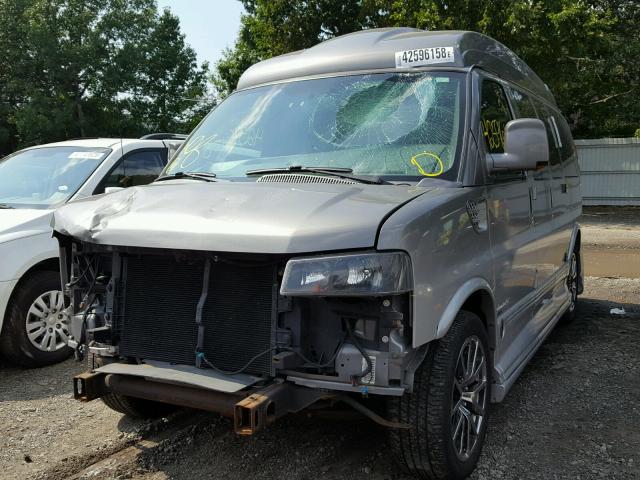 1GDS8DC45B1188885 - 2011 GMC SAVANA RV GRAY photo 2