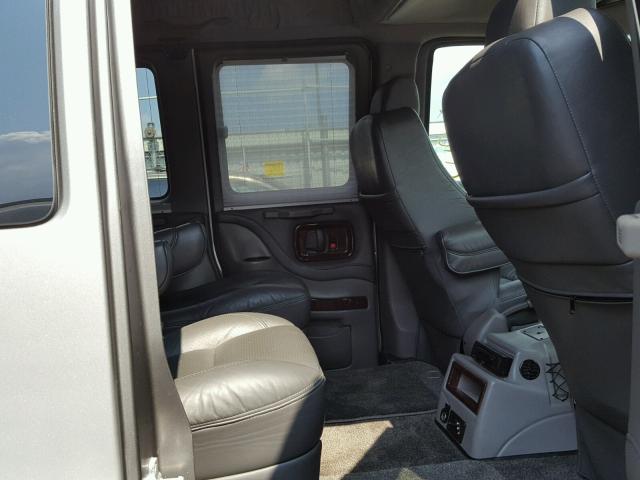 1GDS8DC45B1188885 - 2011 GMC SAVANA RV GRAY photo 6