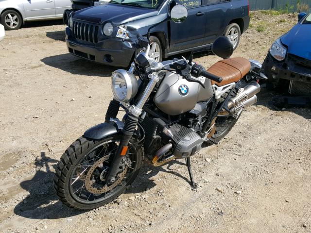 WB10J3301HZ794215 - 2017 BMW R NINE T S SILVER photo 2