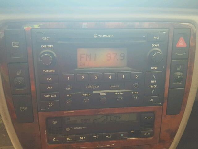 WVWRU63B65E040413 - 2005 VOLKSWAGEN PASSAT GLX GRAY photo 9