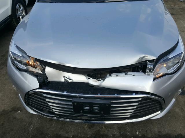 4T1BK1EB4JU288064 - 2018 TOYOTA AVALON XLE SILVER photo 9