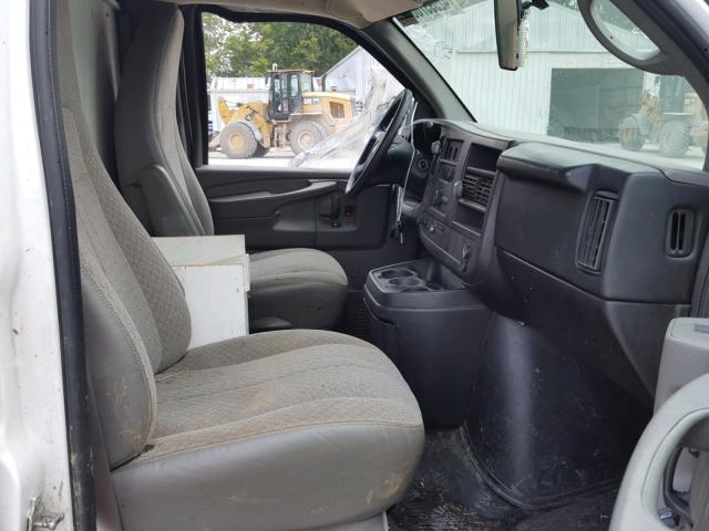 1GCSGAFX3E1180767 - 2014 CHEVROLET EXPRESS G1 WHITE photo 5