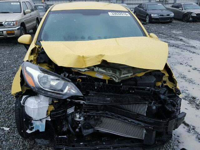 KNADM4A38G6599577 - 2016 KIA RIO LX YELLOW photo 10