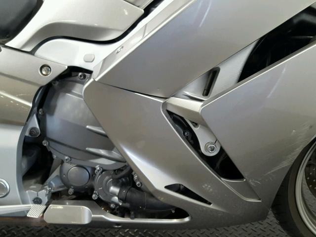 JYARP15E9AA006979 - 2010 YAMAHA FJR1300 A SILVER photo 5