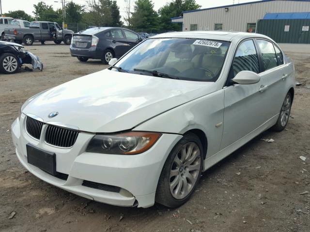 WBAVB33566KR81969 - 2006 BMW 330 I WHITE photo 2