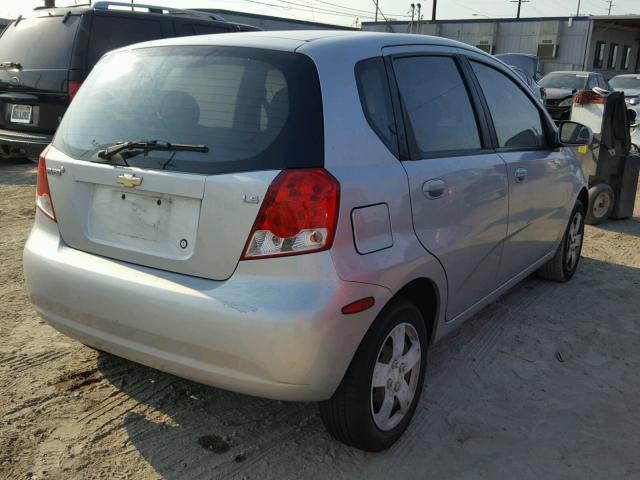 KL1TD66648B084492 - 2008 CHEVROLET AVEO BASE Srebrny zdjęcie 4