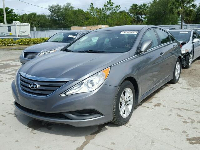 5NPEB4AC9EH849148 - 2014 HYUNDAI SONATA GRAY photo 2