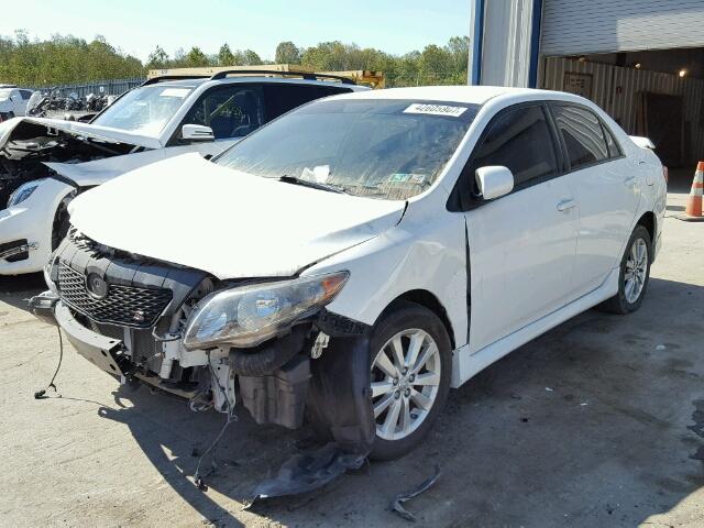 1NXBU4EEXAZ351707 - 2010 TOYOTA COROLLA BA WHITE photo 2