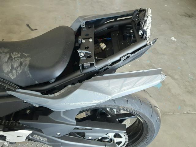 JKAEXEJ17JDA02390 - 2018 KAWASAKI EX650 J ვერცხლისფერი ფოტო 9