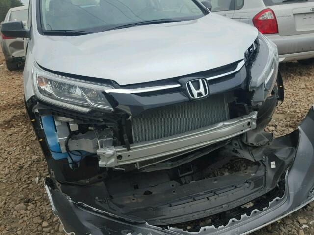 2HKRM3H38GH553472 - 2016 HONDA CR-V SILVER photo 9