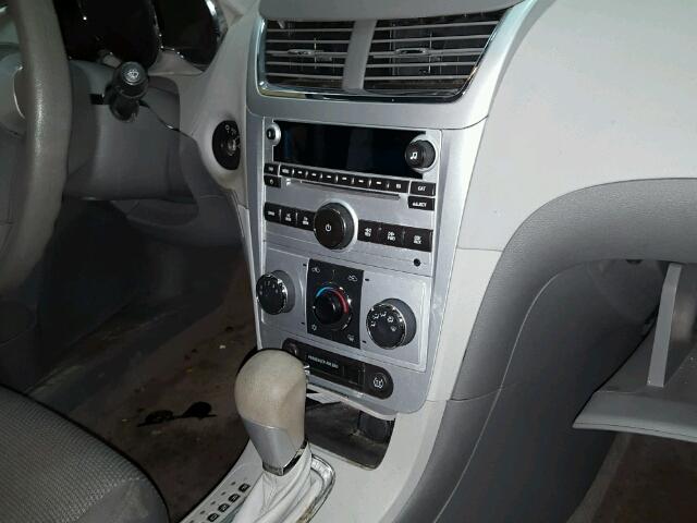 1G1ZB5E17BF206411 - 2011 CHEVROLET MALIBU LS Gümüş foto 9