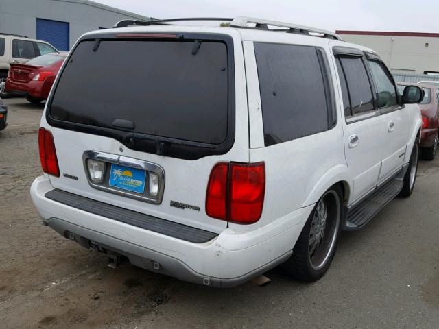 5LMFU28R42LJ06071 - 2002 LINCOLN NAVIGATOR WHITE photo 4