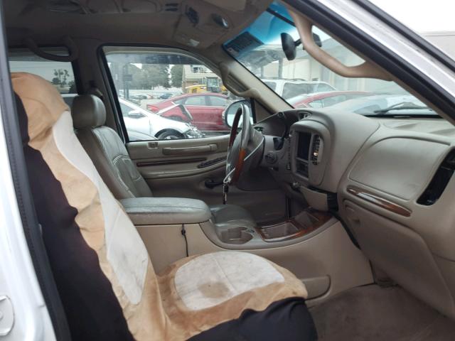5LMFU28R42LJ06071 - 2002 LINCOLN NAVIGATOR WHITE photo 5
