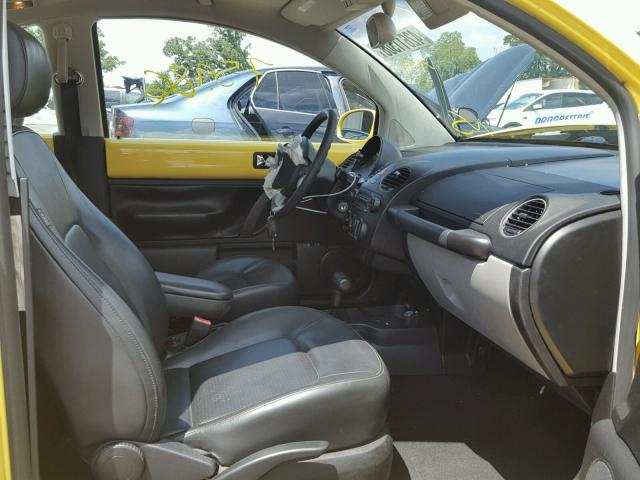 3VWPW31C68M515713 - 2008 VOLKSWAGEN NEW BEETLE Sarı foto 5