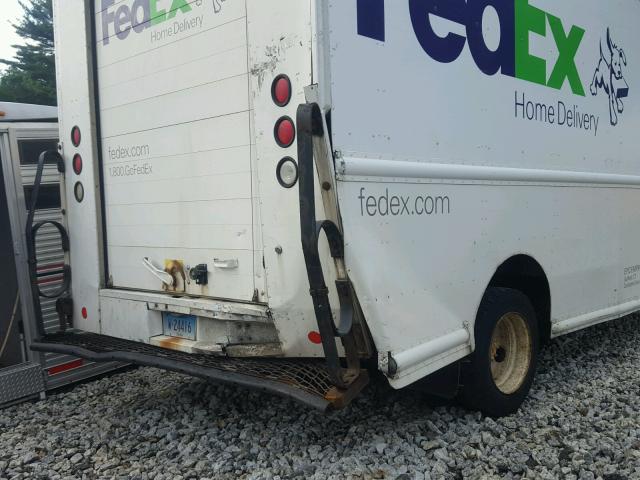 4UZAANDU18CZ85555 - 2008 FREIGHTLINER CHASSIS M WHITE photo 9