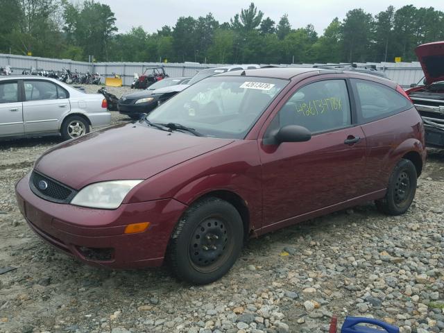 1FAFP31N07W335645 - 2007 FORD FOCUS ZX3 RED photo 2