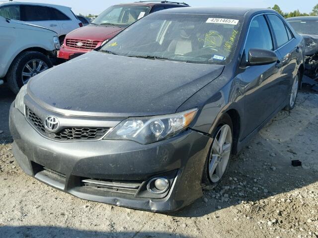 4T1BF1FKXCU186242 - 2012 TOYOTA CAMRY BASE GRAY photo 2