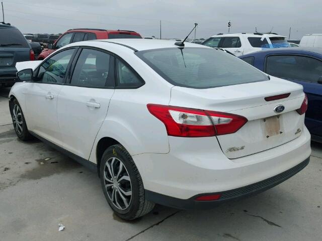 1FAHP3F2XCL379381 - 2012 FORD FOCUS SE WHITE photo 3