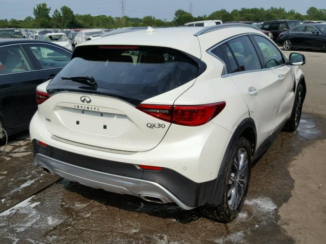 SJKCH5CR7HA034906 - 2017 INFINITI QX30 BASE WHITE photo 4